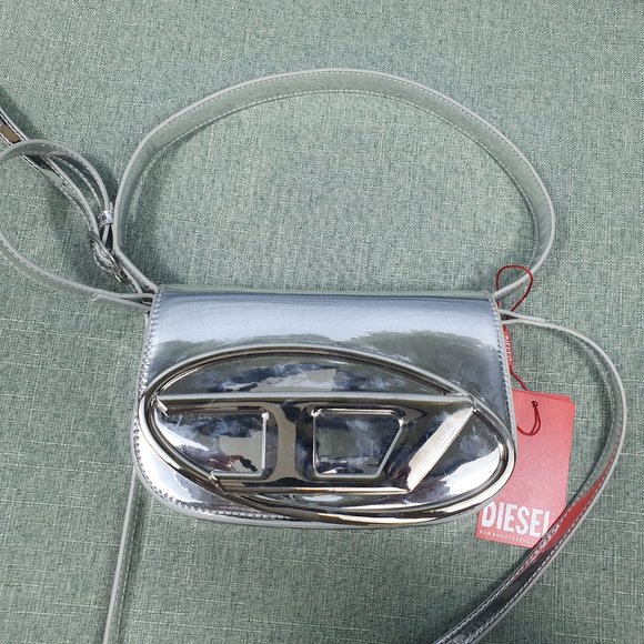 Diesel 1DR shoulder bag in Silver - Picture 3 of 6